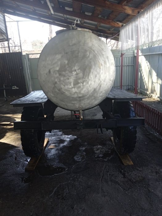 Прицеп с алюминиевой бочкой