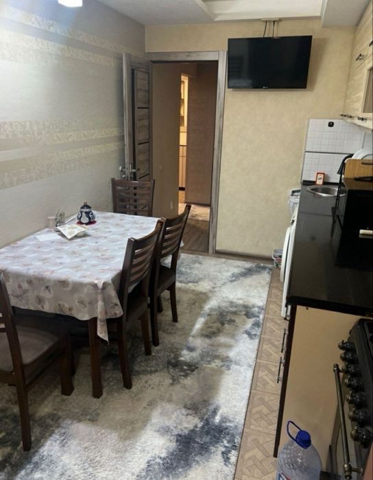 Chilonzor metro oldida 2 xonali uy ijaraga beriladi bezmakler