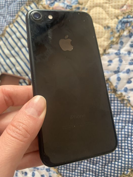 Продам Iphone 7 в хорошем состояний