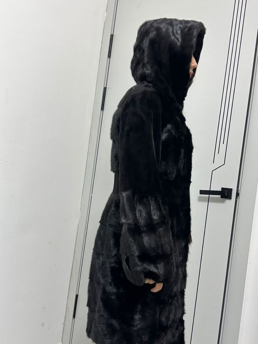 Продам шубу с капюшоном 46 размер