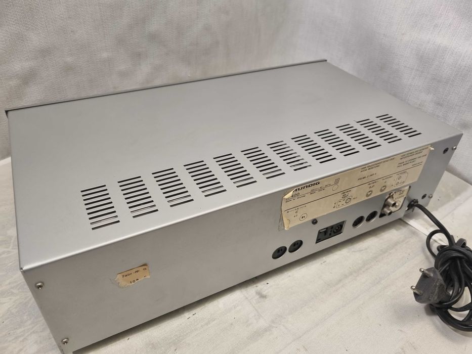 Grundig R 400 Amplificator Statie Audio Radio FM Silver