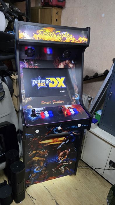 Vand joc retro cu 3000 jocuri 2 player