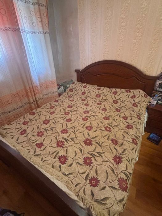 Продаю спальный гарнитур .