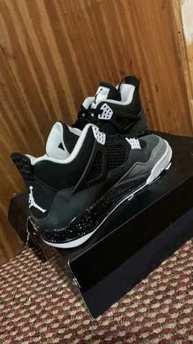 Sneakers Jordan4 Fear cu eticheta (nu Nike, Gucci, Adidas, Balenciaga)