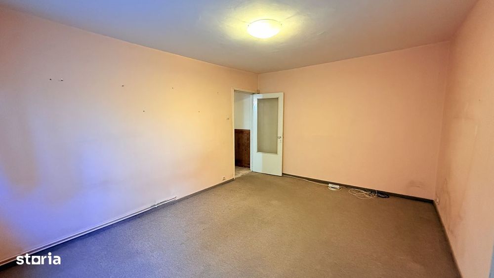 Vand apartament cu 2 camere in Cartierul Dambu