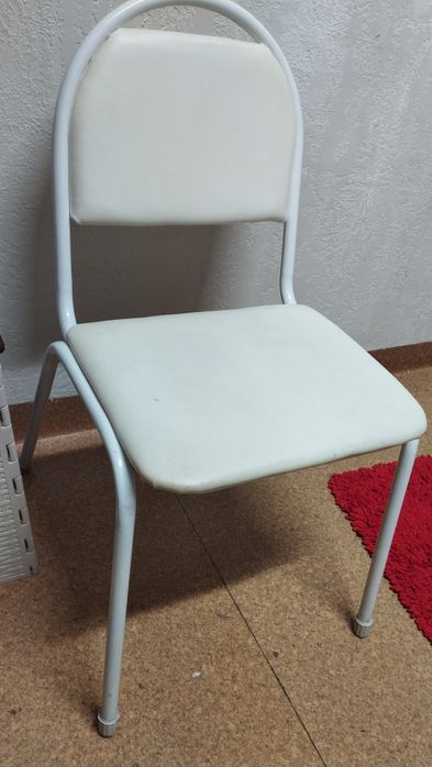 Стулья офисные продам