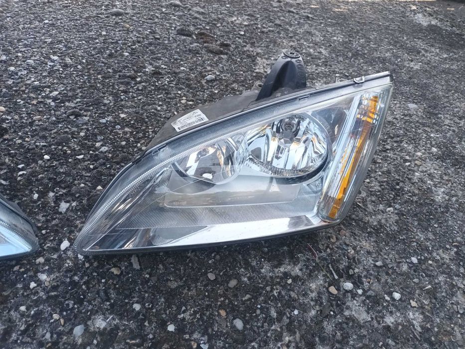 ляв и десен фар за форд фокус II 04 - 07 FORD FOCUS II 2004 - 2007