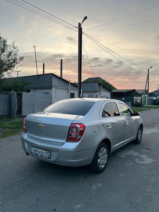 Продам машину кобальт