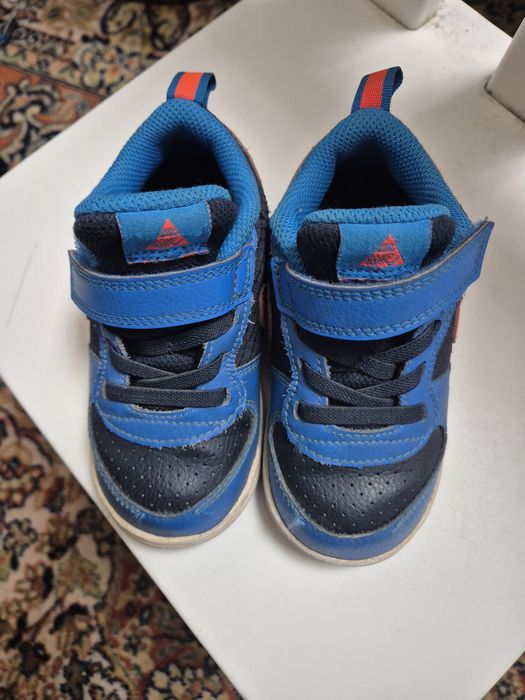 Adidasi nike nr 25