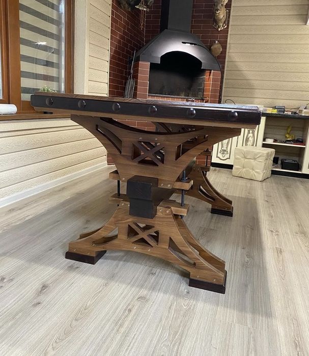 Стол обеденный