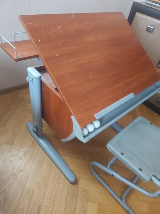Продам парту трансформер, регулировка высоты