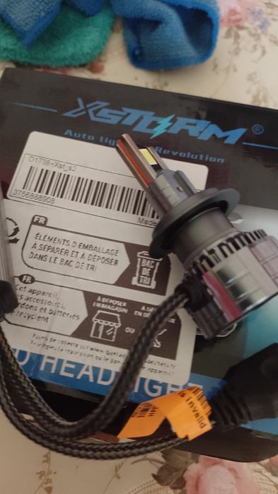 Vînd bec led far 76000 Km h7