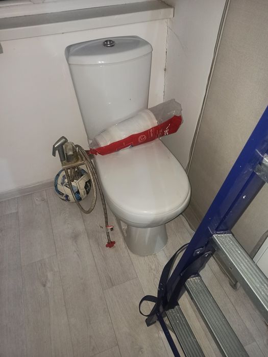 продается унитаз