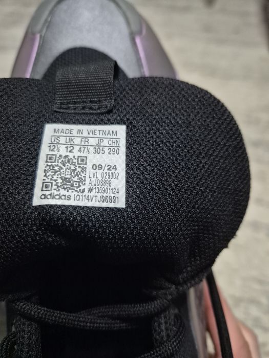 Продам кроссовки  Adidas