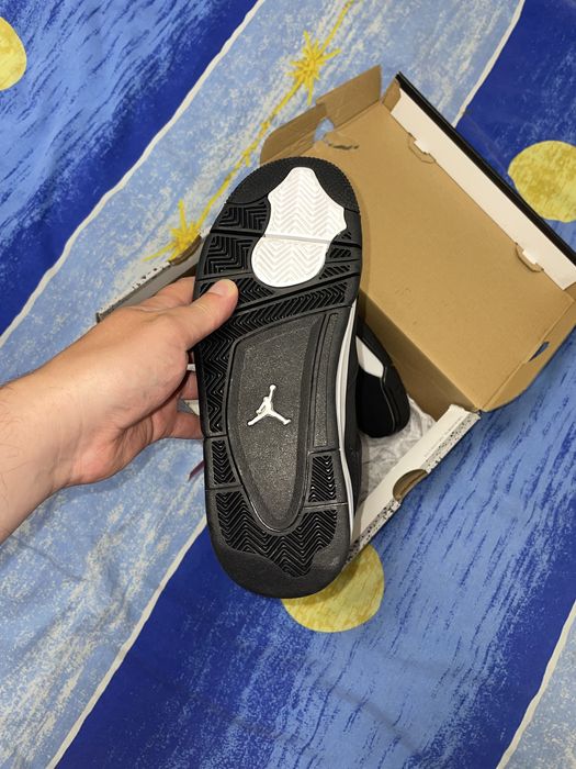 Jordan 4 white thunder marime 41