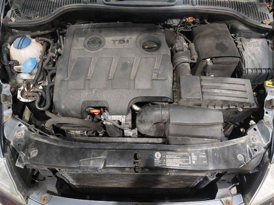 Capac motor protectie Skoda Octavia 2 2011 SEDAN 1.6 TDI