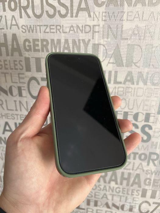 Продам iPhone 17 256 гб e-sim