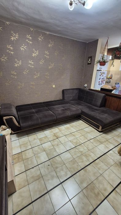 Продавам ъглов диван