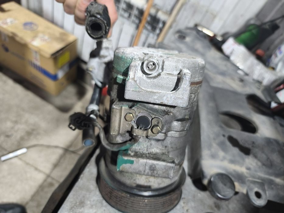 Продам компрессор кондиционера