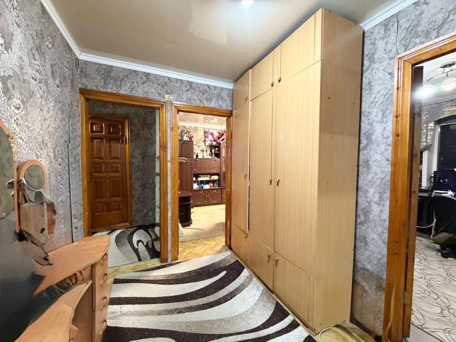 Продам 3 комн квартиру в районе КШГ