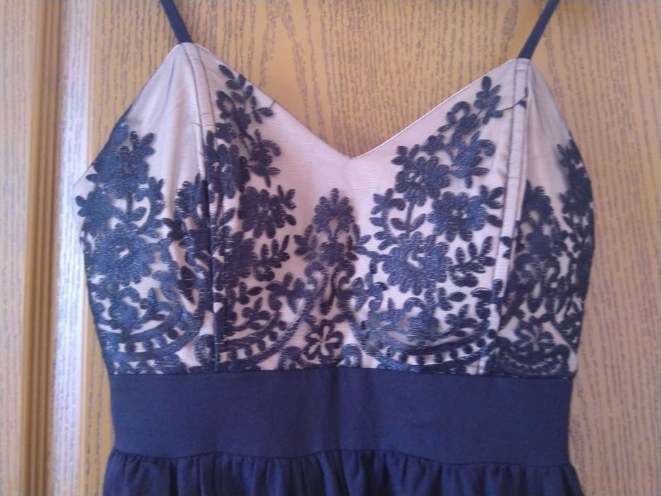 Дамска рокля за повод