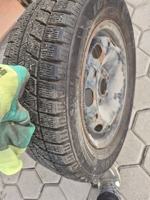 Запаска на волксваген пола