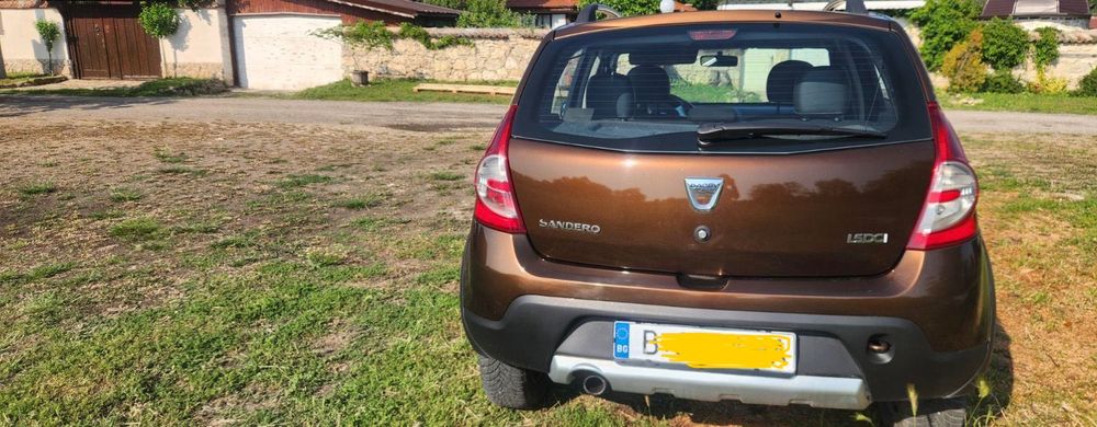 Продавам Дачия Сандеро  1,5 дизел