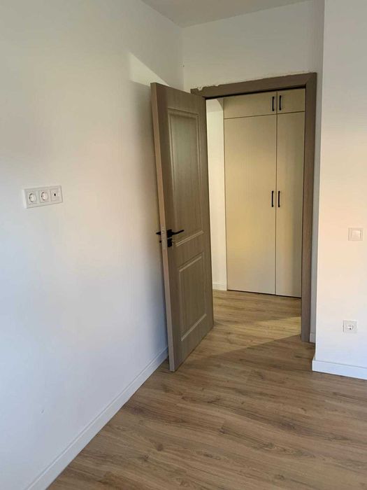 Vând apartament 3 camere renovat – 73,5 m²