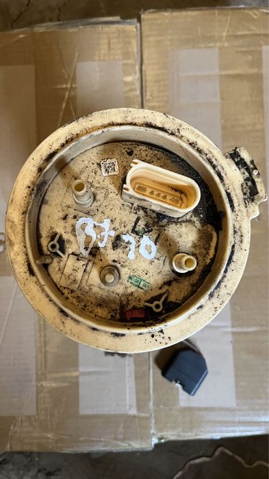 Pompa motorina rezervor volkswagen passat b7 piese dezmembrari