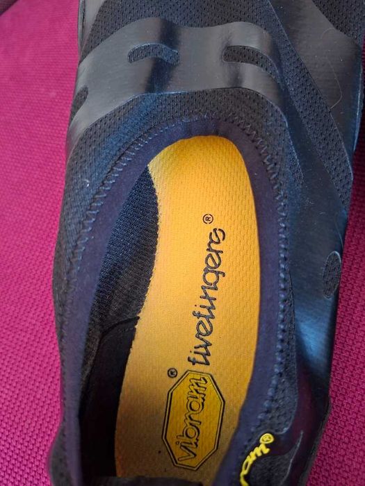 Pantofi trekking Vibram Fiefingers marimea 43