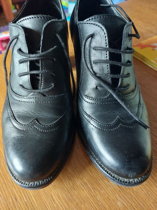 Pantofi din piele
