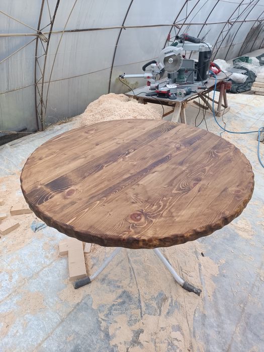 Трапезни маси и плотове за маси