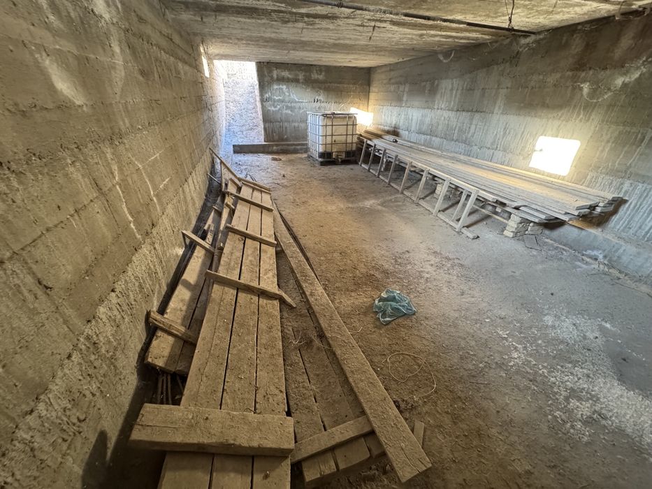 Qurilishi tugallanmagan hovli sotiladi