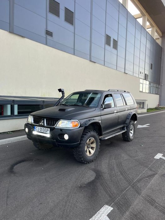 Vand Pajero Sport 2,5 impecabil