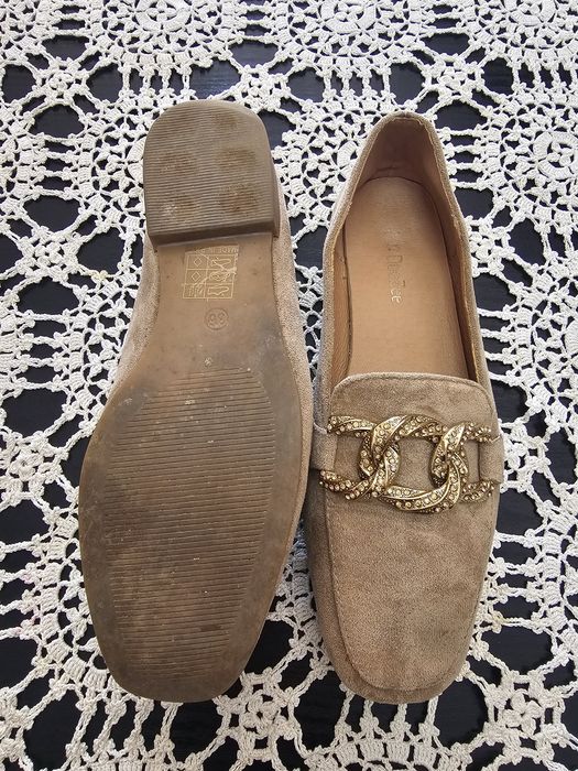 Mocasini / Loafers DeeZee bej cu lanț și strasuri