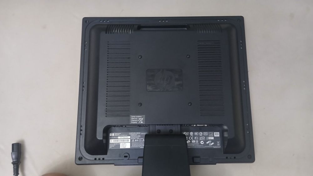 HP L1706 17" monitori sotiladi (Kuzatuv kameralari va ofis uchun)