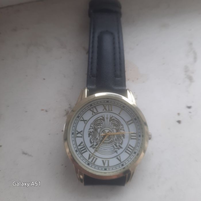 Часы мужские, кварцевые