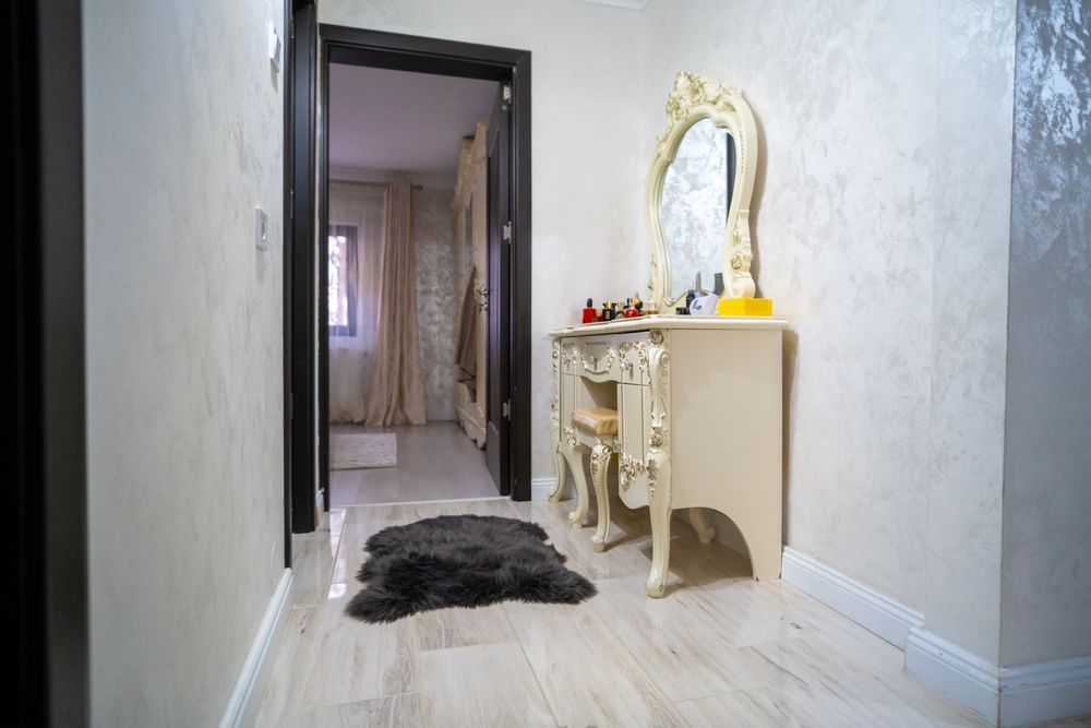 Vand apartament!