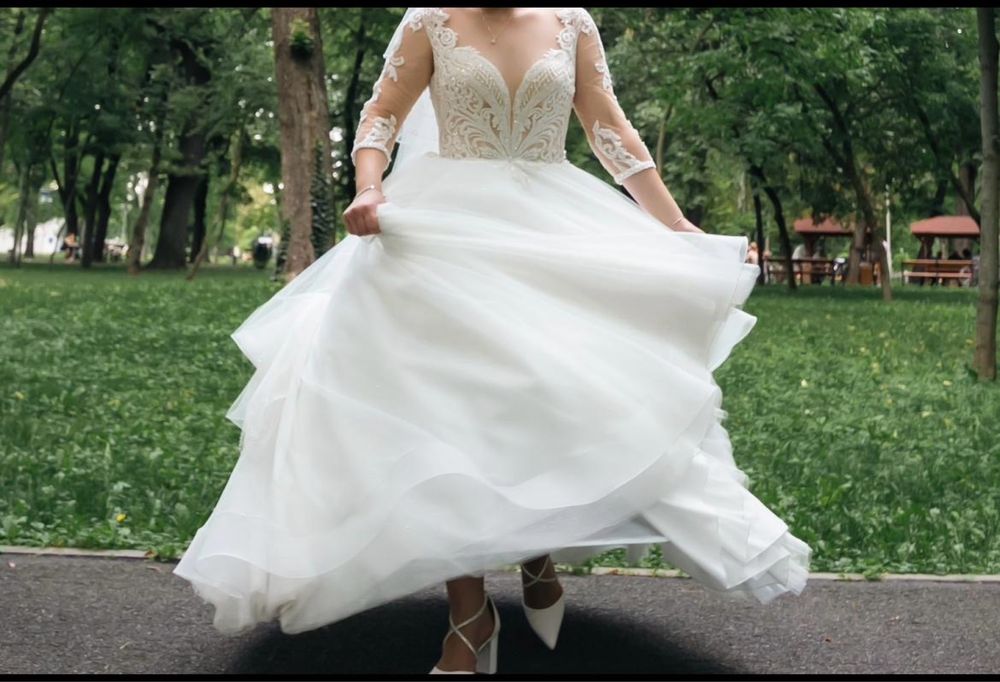 Vând rochie de mireasa mărimea 38/40 (corset reglabil)