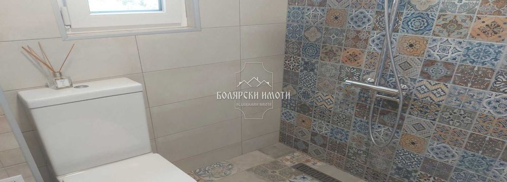 Четиристаен Луксозен апартамент с паркомясто и двор
