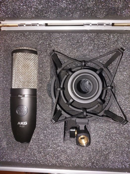 Microfon studio AKG P420