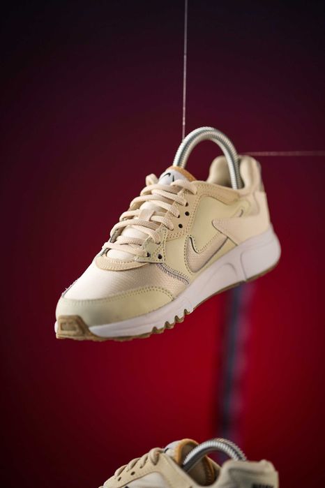 NIKE Atsuma
Marimea 36.5
