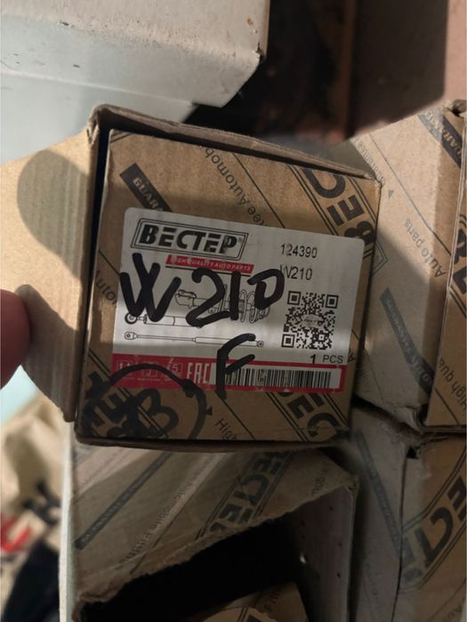 Продам стойки на мерседес W210