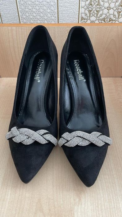 Продам туфли новые