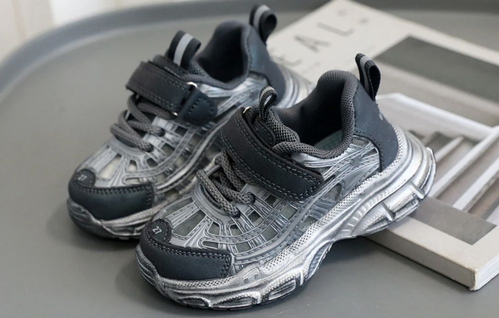 Детские кроссовки