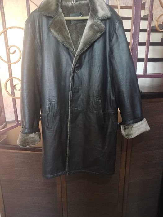 Продам мужское кожаное пальто