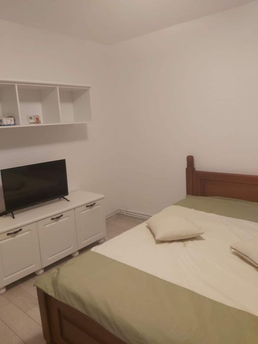 Inchiriez apartament