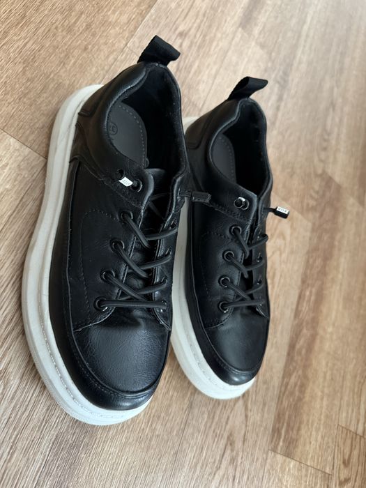 Кроссовки для девочки 36 р