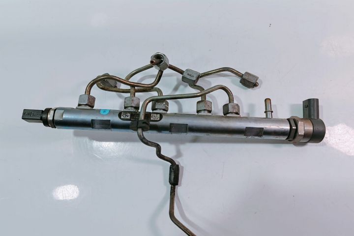 Rampa Injectoare  cu senzor si regulator 0281002949 BMW Seria 5 F10 s