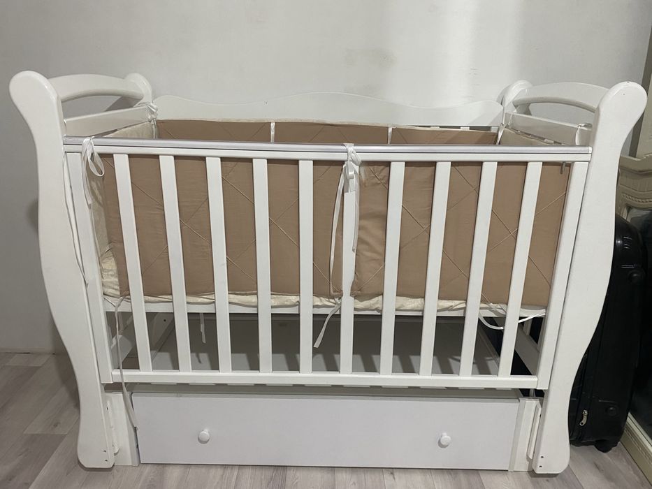 Продам манеж 50000 тг